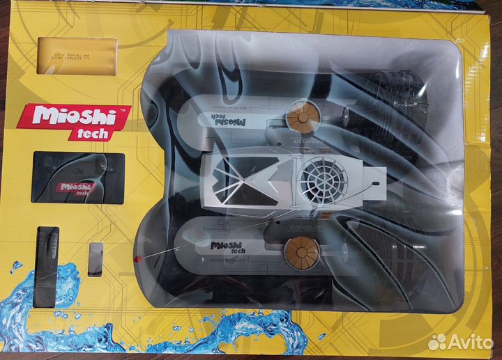 Радиоуправляемая модель катамаран