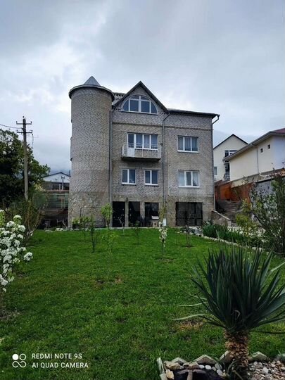 Дом 288 м² на участке 8,2 сот.