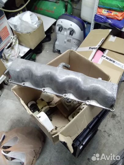 Клапанная крышка Nissan/Mazda/Ford