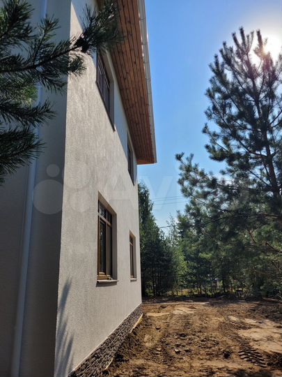 Дом 200 м² на участке 18,5 сот.