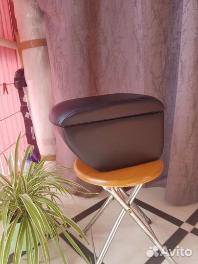 Подлокотник шкода октавия