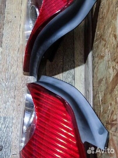 Стоп-сигналы Тойота Авенсис 2006-2008