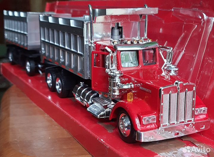 1:43 kenworth W900 от NewRay