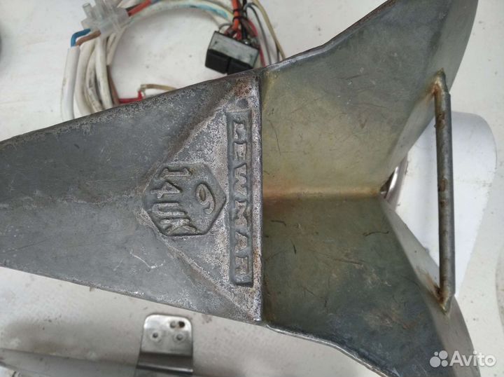 Якорь с лебёдкой для катера