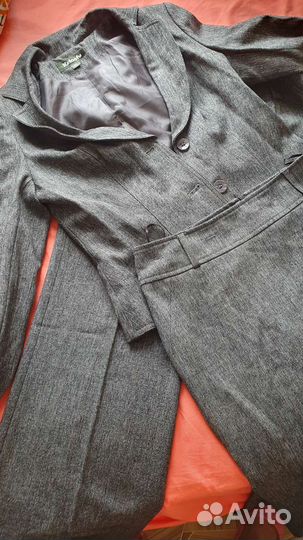 Костюм тройка