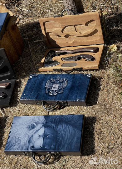 Набор топор и нож в деревянном кейсе