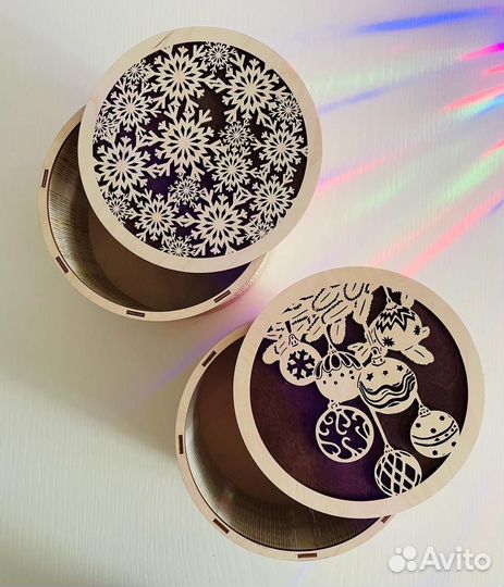 Деревянная шкатулка