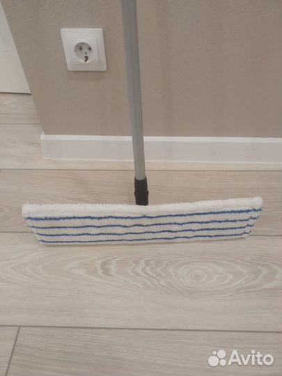 Швабра с насадкой из микрофибры