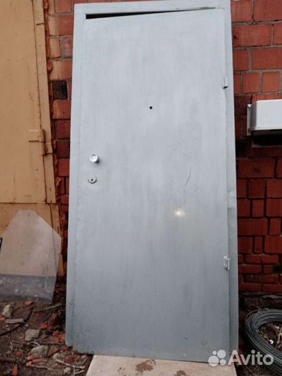 Металлическая дверь бу