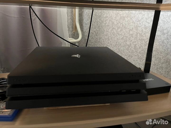 Sony playstation 4 pro CUH-7208B