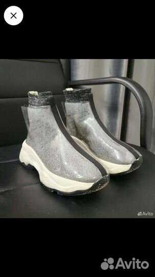 Кроссовки женские 38 39