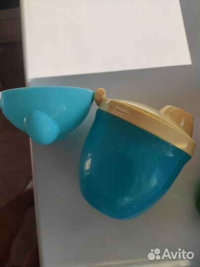 Бутылочки, нагрудник, контейнер для смеси