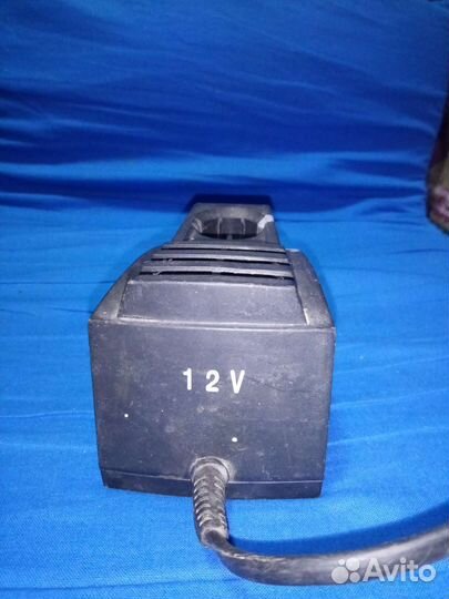 Зарядное устройство