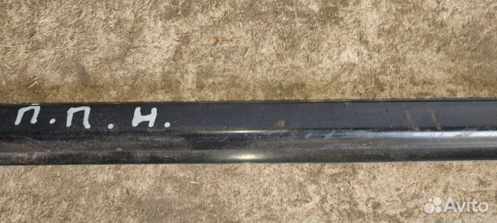 Молдинг стекла передний правый Chevrolet Lanos