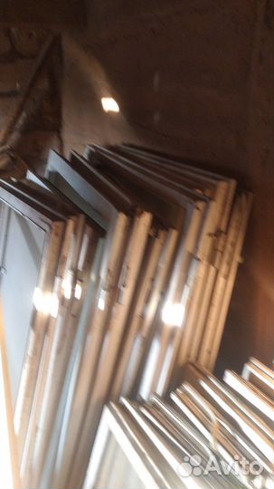 Оконные рамы со стеклом