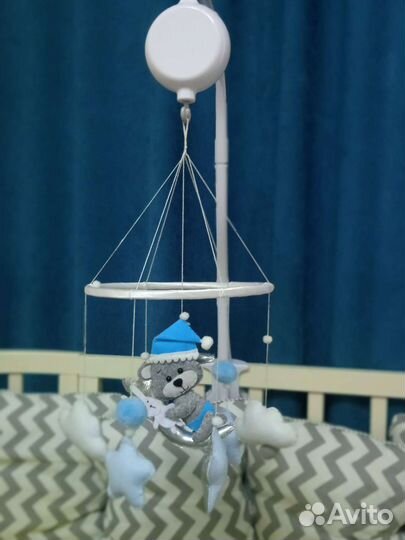 Мобиль в кроватку из фетра