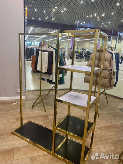 Стойка для одежды