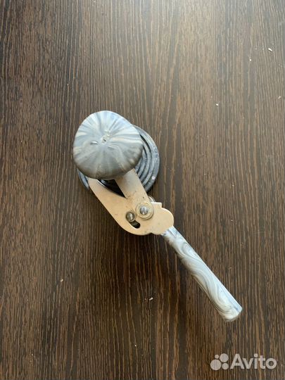 Закаточная Машинка для закручивания банок