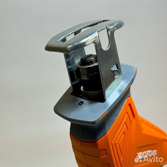 Сабельная пила аккумуляторная