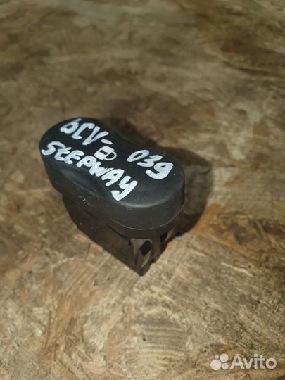 Кнопка замка Renault Sandero Стэпвэй 2009-2014