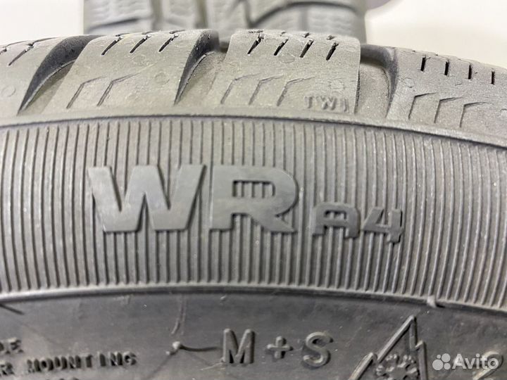 Nokian Tyres WR A4 215/45 R17