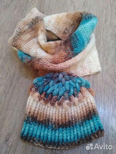 Шапка и шарф женский