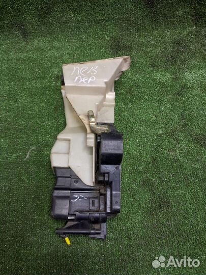 Замок двери передний левый w202 2027231308