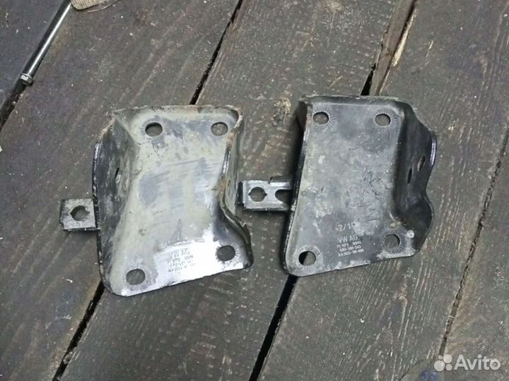 Кронштейн Фольксваген поло