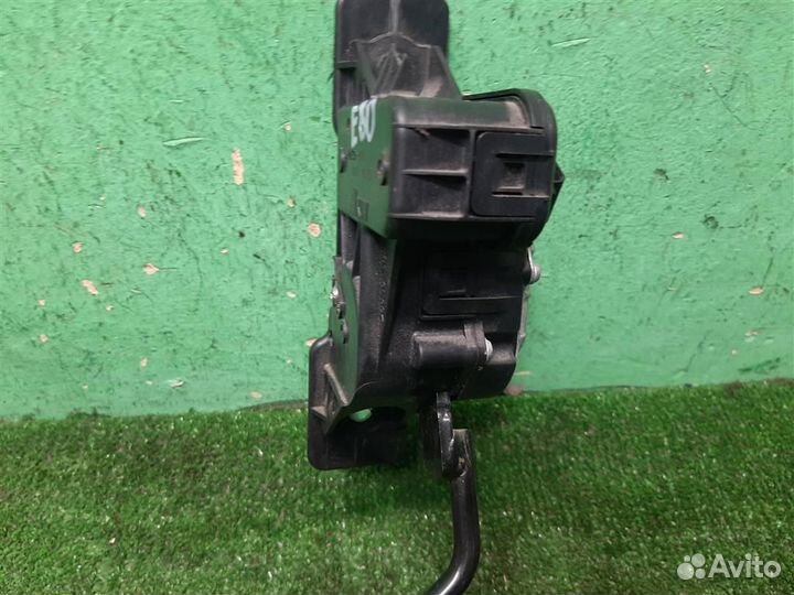 Педаль газа электронная Mitsubishi Grandis 2008