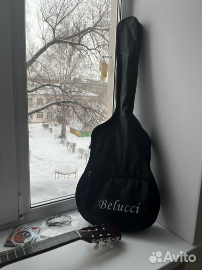 Акустическая гитара