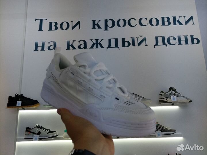 Кроссовки adidas