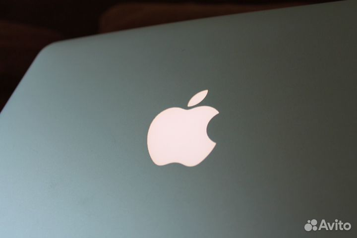 Apple MacBook Air 11 2012 i5/4gb/64gb SSD