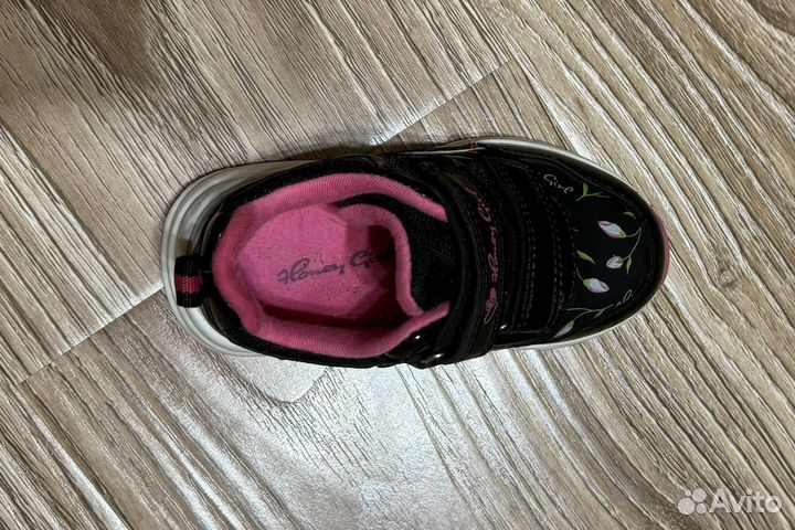 Кроссовки детские 23 размер