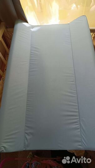 Пеленальная доска на кроватку