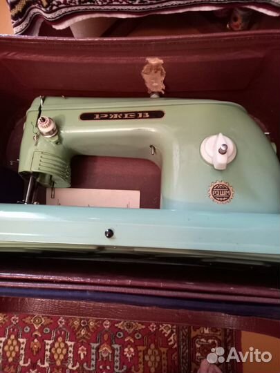 Швейная машинка ручная