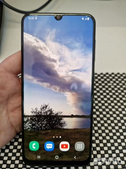 Samsung Galaxy A50, 4/64 ГБ