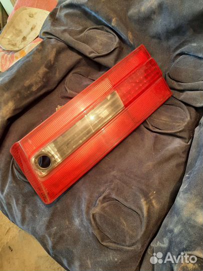 Продам задний правый фонарь,тойота корона премио