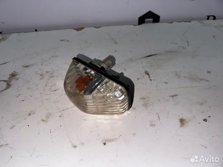 Повторитель поворота в дверь левый Исузу Nqr90