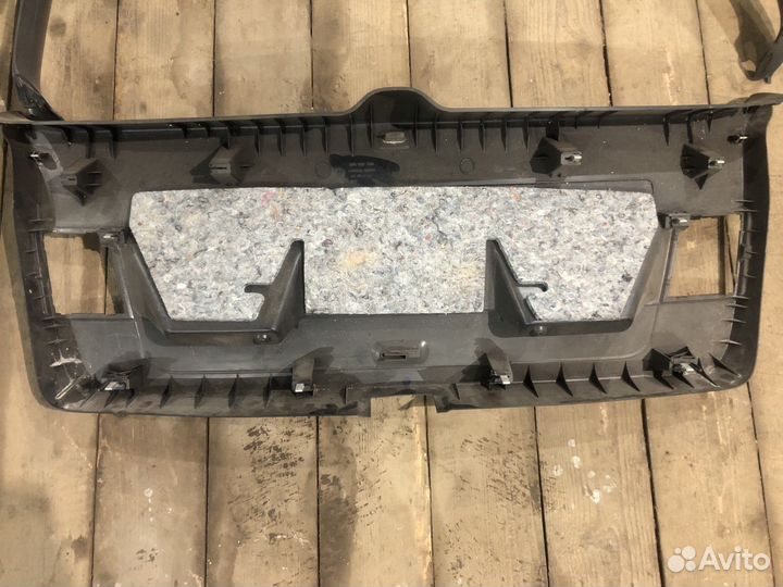 Обшивка двери багажника гольф 6