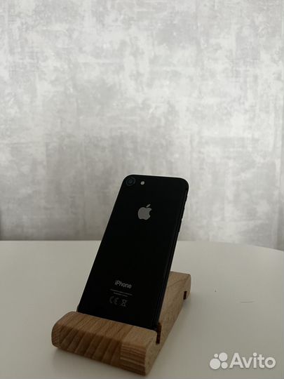 iPhone 8, 64 ГБ