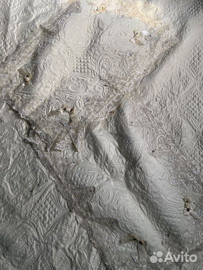 Покрывало и декоративные наволочки