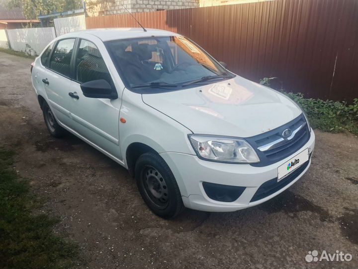 LADA Granta 1.6 МТ, 2014, битый, 136 600 км
