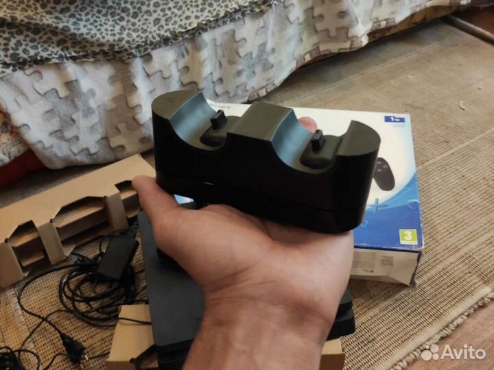 Sony playstation 4 PS4 slim 1tb