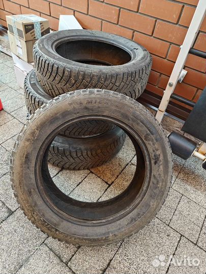 Michelin X-Ice North 4 215/60 R17