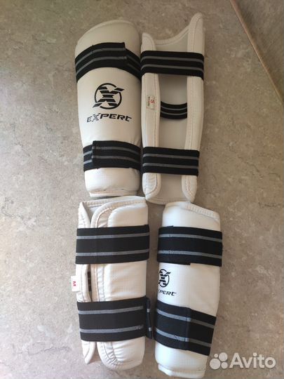 Защита предплечья (М), защита голени (S)