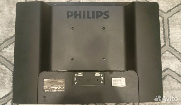 Монитор Philips 22