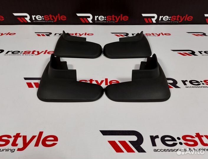 Брызговики Nissan Tiida 11