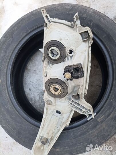 Фара передняя левая Тойота Хайлэндер