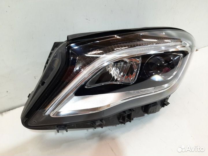 Фара передняя левая Mercedes-Benz Gla X156