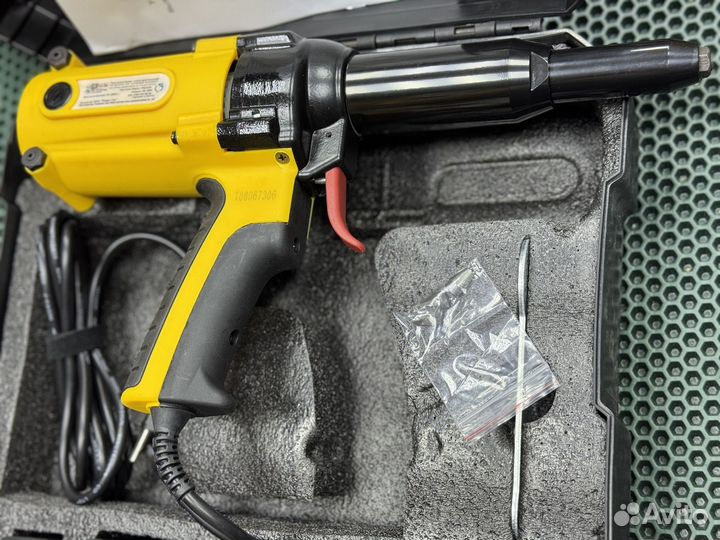 Электрический заклепочник absolut SKytools SK1006
